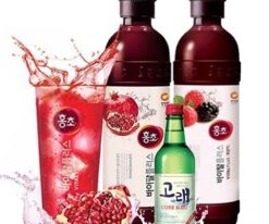 Nước Uống Giấm Hồng Hàn Quốc Vị Mâm Xôi / Vị Lựu (900ml) 